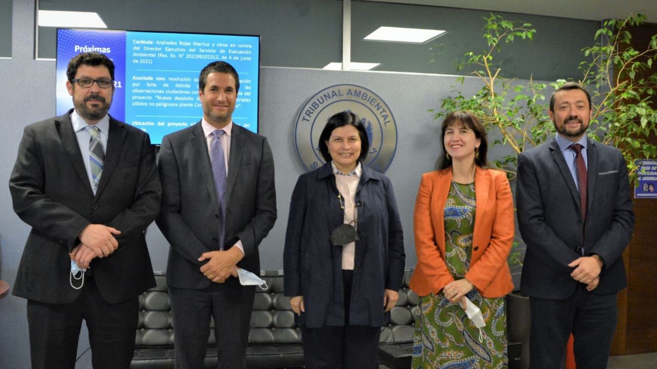La Magistrada Presidenta del TSA participa en el Foro Internacional de Mujeres (IWF) en Chile y sostiene reunión protocolaria con el Ministro Presidente del Segundo Tribunal Ambiental del país.